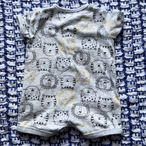 Carter’s Rompers - Picture 7 of 12